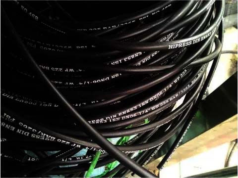 高溫高壓蒸汽耐磨軟管?chē)娚澳酀{空氣酸堿氣體