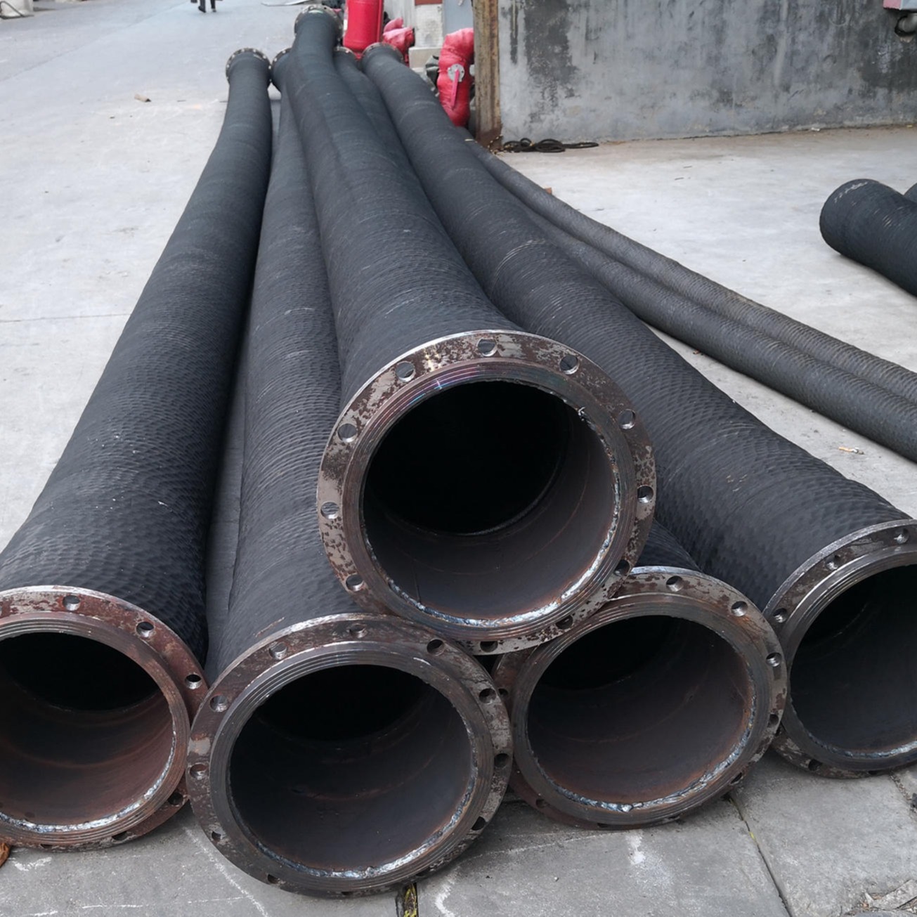 夾布膠管承壓扭曲變形嚴(yán)重產(chǎn)生的主要原因