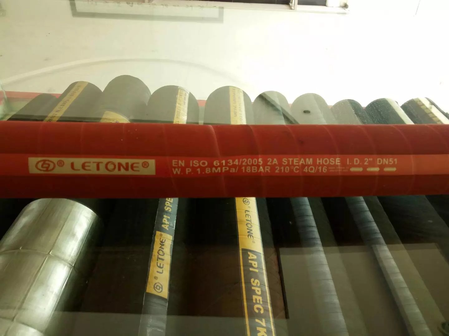 定制化工業(yè)級(jí)過(guò)蒸餾水橡膠軟管